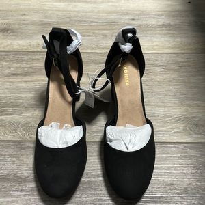 Old Navy Block Heel shoes NWT